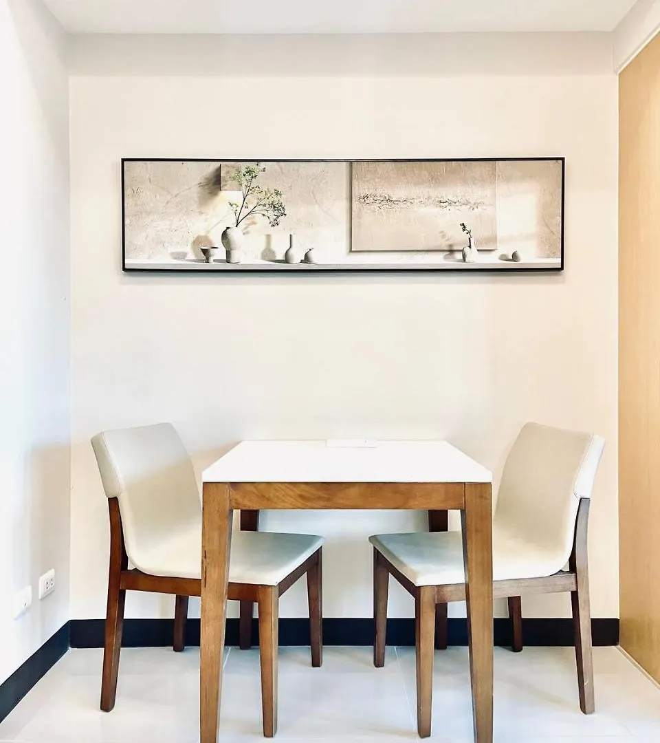 Thompson Suites - 2 Beds, Uptown Parksuites Tower 1 25F Manila 0*,  Filipiny