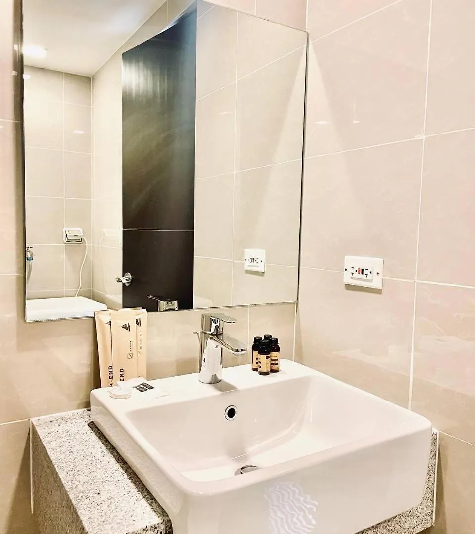 Thompson Suites - 2 Beds, Uptown Parksuites Tower 1 25F 마닐라 아파트
