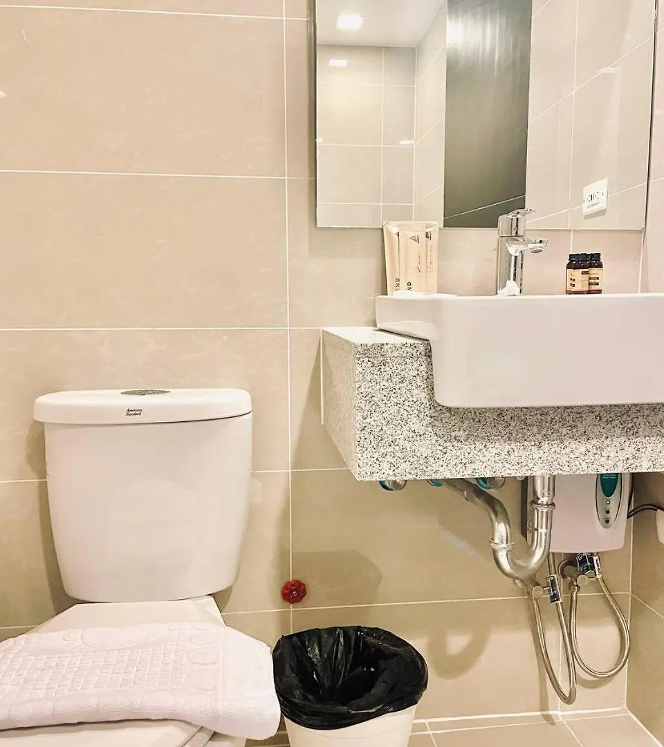 Thompson Suites - 2 Beds, Uptown Parksuites Tower 1 25F Manila